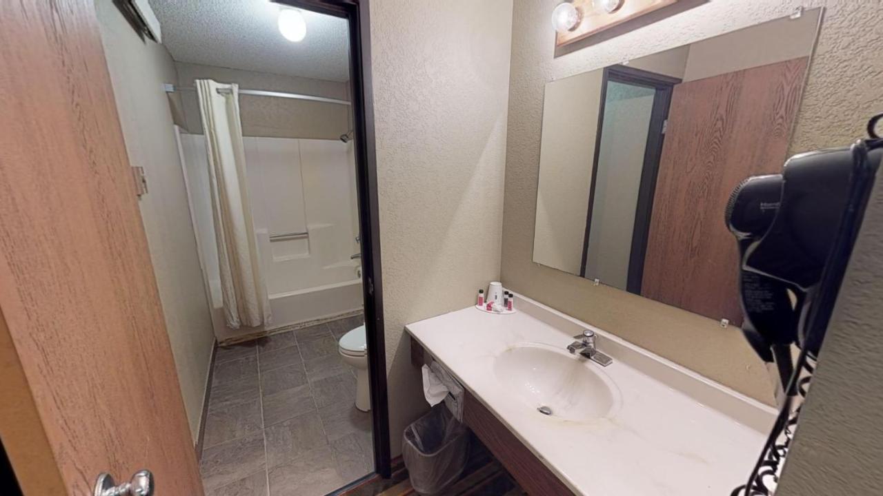 Super 8 By Wyndham Glencoe Hotel Exterior photo